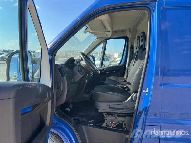 Peugeot Boxer 435 L2H2 2.2 BLUEHDI 140CV SeS Cargo Van Dostavna vozila / kombiji