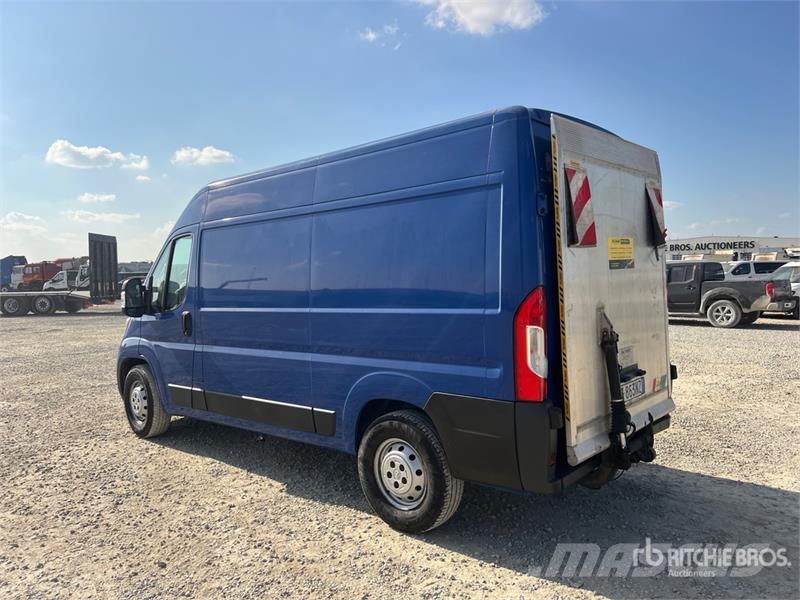 Peugeot Boxer 435 L2H2 2.2 BLUEHDI 140CV SeS Cargo Van Dostavna vozila / kombiji