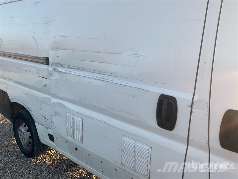 Peugeot Boxer Cargo Van Furgões