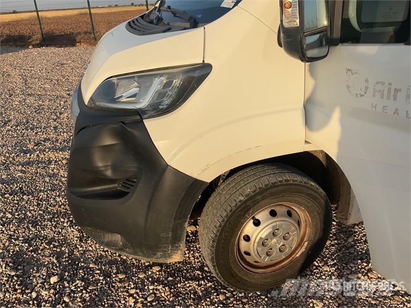Peugeot Boxer Cargo Van Furgões