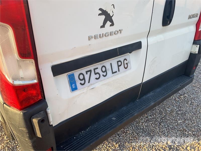 Peugeot Boxer Cargo Van Furgões