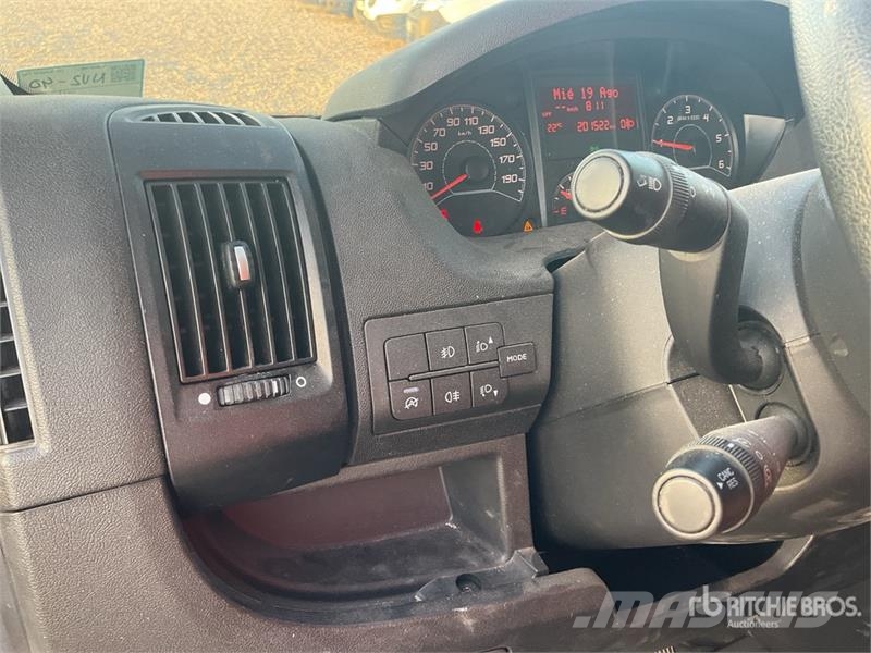 Peugeot Boxer Cargo Van Furgões