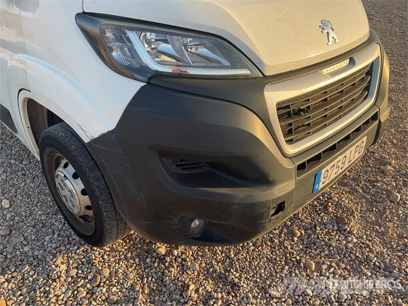Peugeot Boxer Cargo Van Furgões