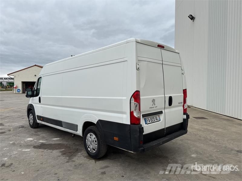 Peugeot Boxer Vehicule Utilitaire Cargo Van Lätta skåpbilar