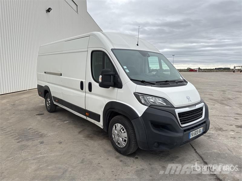 Peugeot Boxer Vehicule Utilitaire Cargo Van Lätta skåpbilar