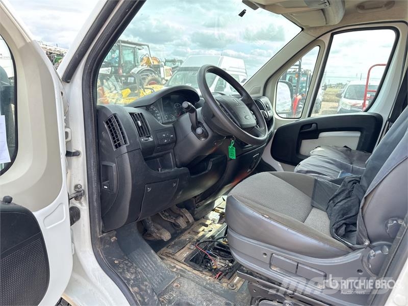 Peugeot Boxer Vehicule Utilitaire Cargo Van (Inoperable) Panel vans