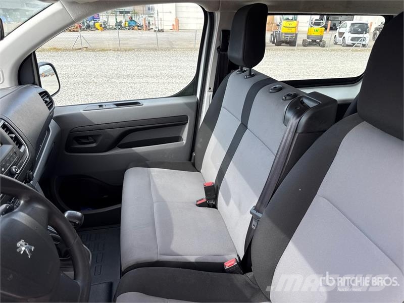 Peugeot Expert 1.6 BlueHDI Premium 9 Passengers Bus Мини бусове