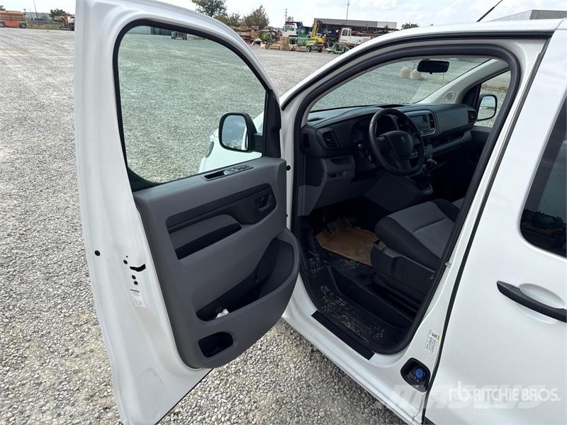 Peugeot Expert 1.6 BlueHDI Premium 9 Passengers Bus Мини бусове