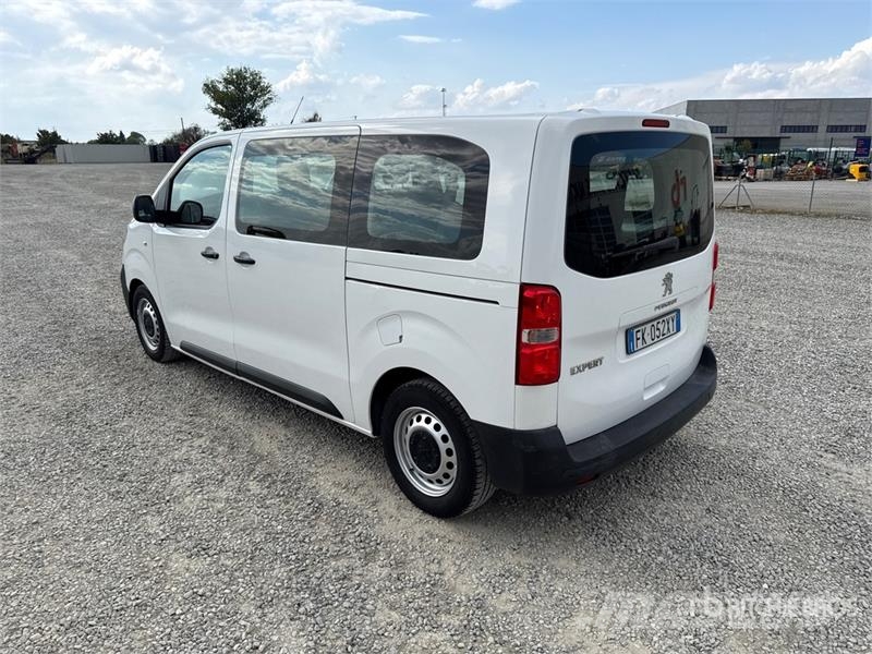 Peugeot Expert 1.6 BlueHDI Premium 9 Passengers Bus Мини бусове