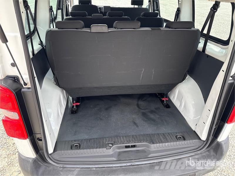 Peugeot Expert 1.6 BlueHDI Premium 9 Passengers Bus Мини бусове