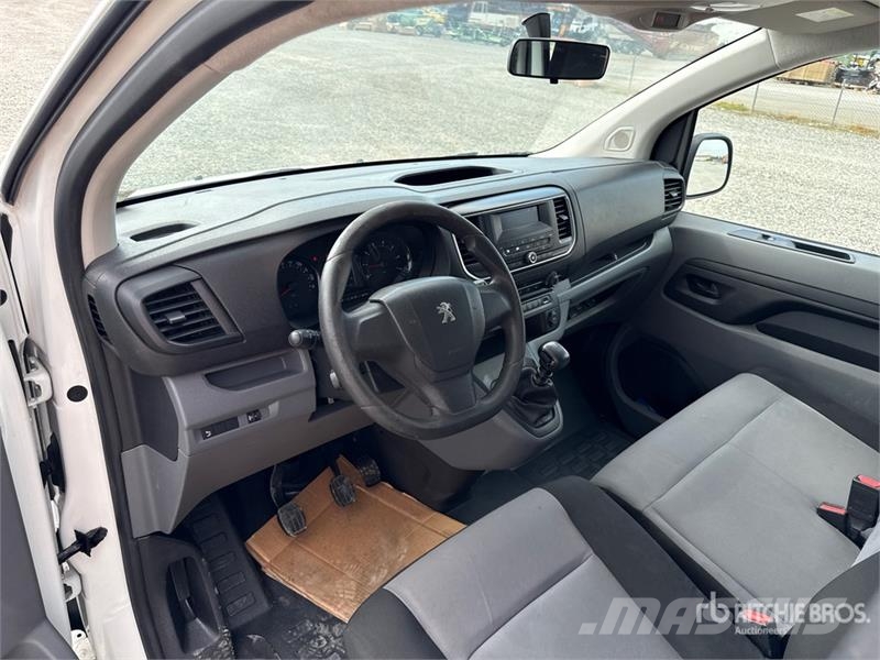 Peugeot Expert 1.6 BlueHDI Premium 9 Passengers Bus Мини бусове