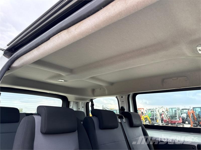 Peugeot Expert 1.6 BlueHDI Premium 9 Passengers Bus Мини бусове