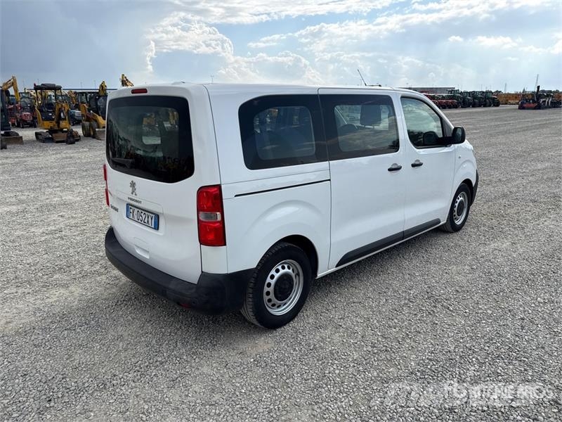 Peugeot Expert 1.6 BlueHDI Premium 9 Passengers Bus Мини бусове