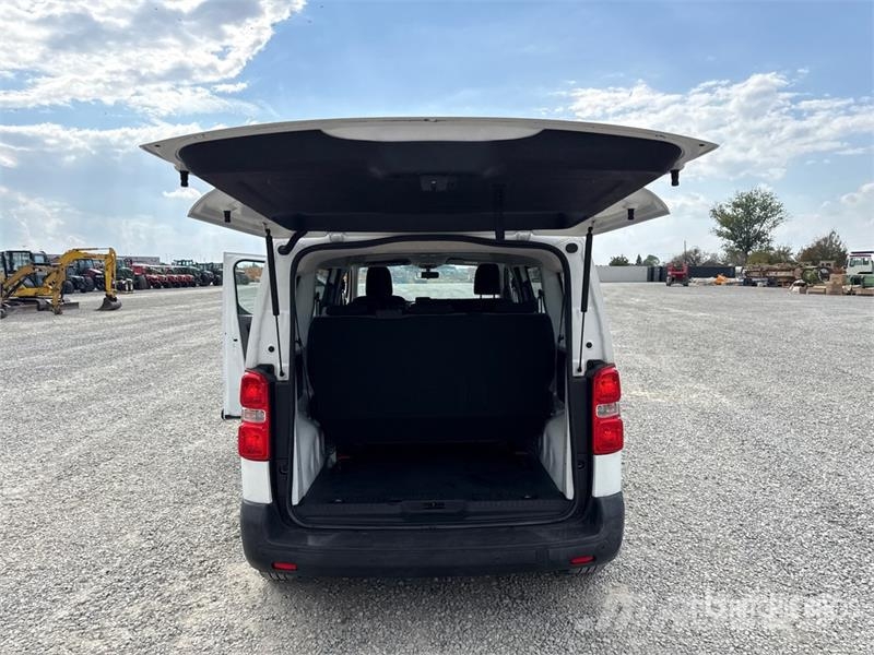 Peugeot Expert 1.6 BlueHDI Premium 9 Passengers Bus Мини бусове