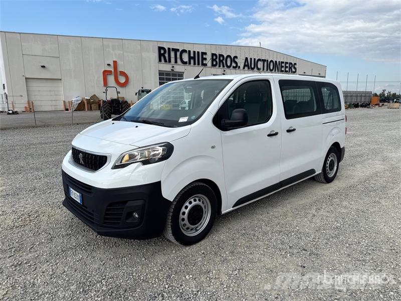 Peugeot Expert 1.6 BlueHDI Premium 9 Passengers Bus Мини бусове