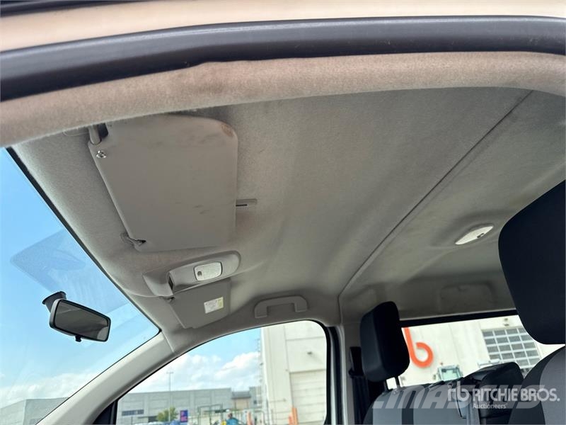 Peugeot Expert 1.6 BlueHDI Premium 9 Passengers Bus Мини бусове