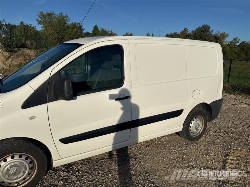 Peugeot Expert Vehicule Utilitaire Cargo Van Dostavna vozila / kombiji