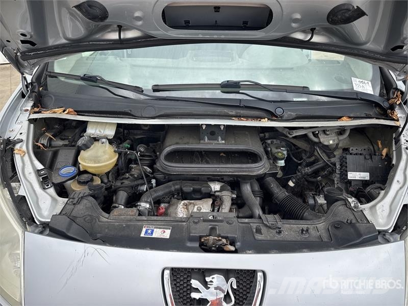 Peugeot Expert Vehicule Utilitaire Cargo Van Furgonetas cerradas