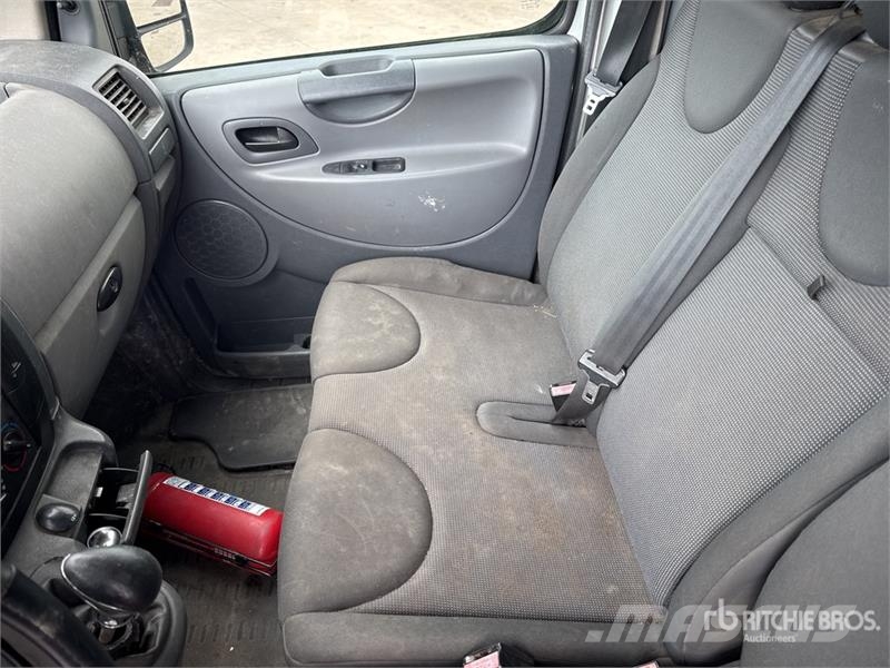 Peugeot Expert Vehicule Utilitaire Cargo Van Furgonetas cerradas
