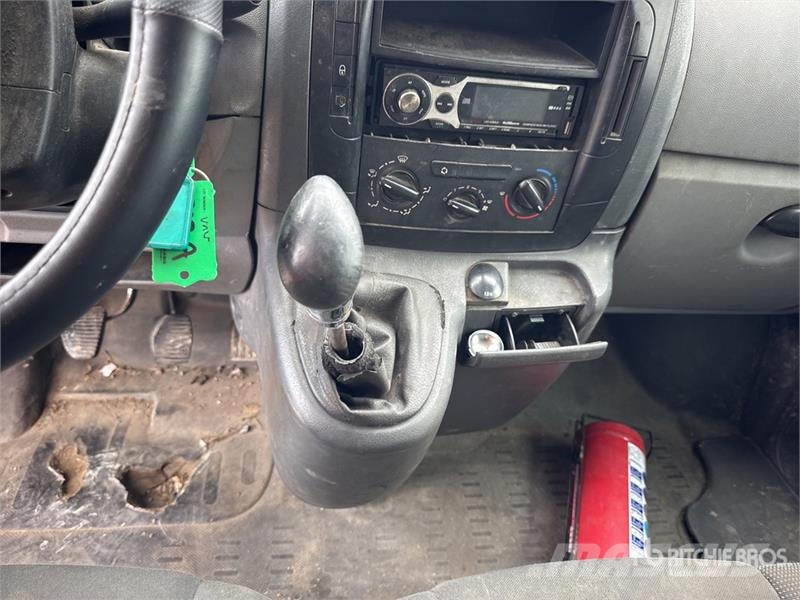 Peugeot Expert Vehicule Utilitaire Cargo Van Furgonetas cerradas