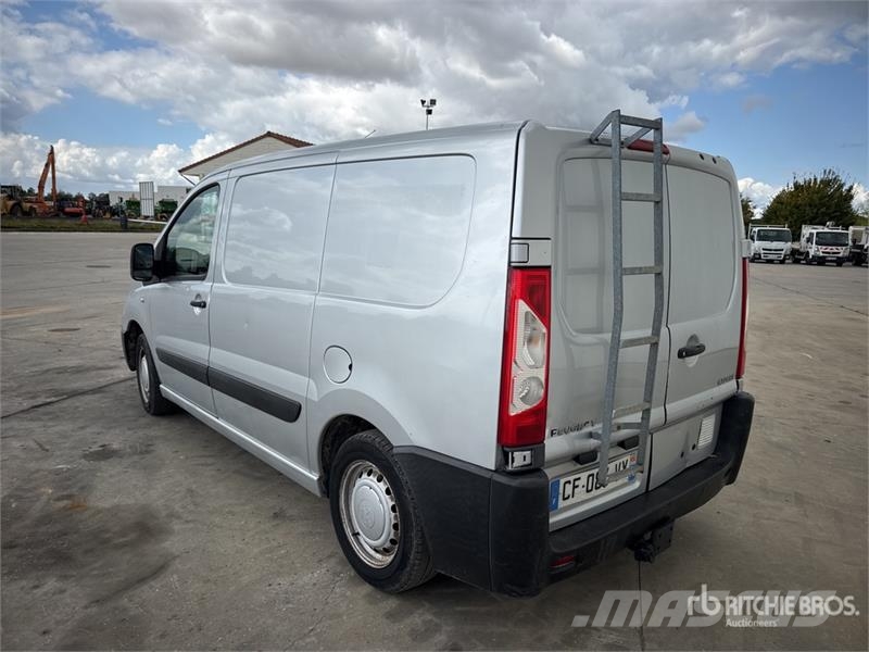 Peugeot Expert Vehicule Utilitaire Cargo Van Furgonetas cerradas