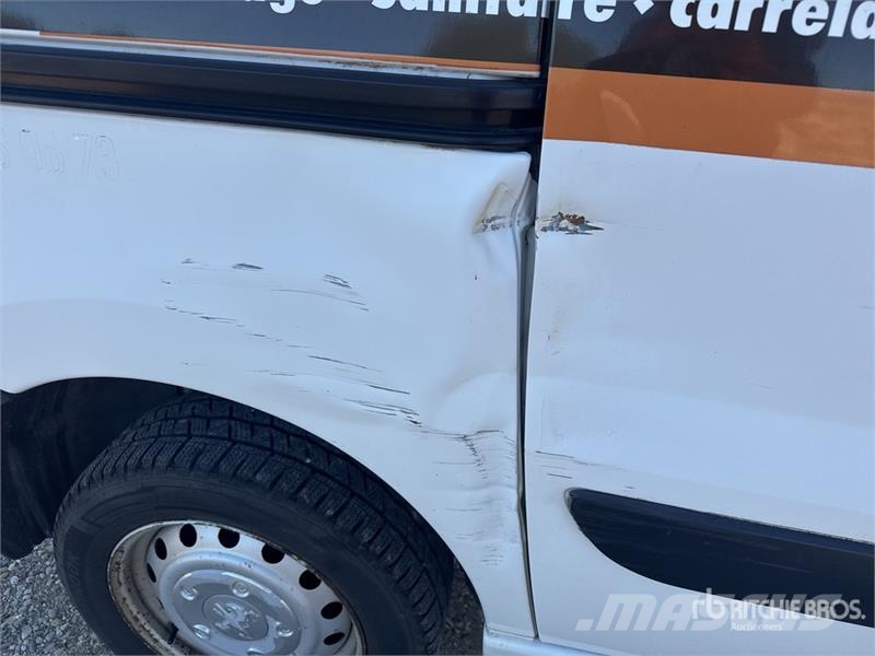 Peugeot Expert Vehicule Utilitaire Cargo Van Dostavna vozila / kombiji