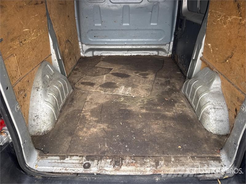 Peugeot Expert Vehicule Utilitaire Cargo Van Furgonetas cerradas