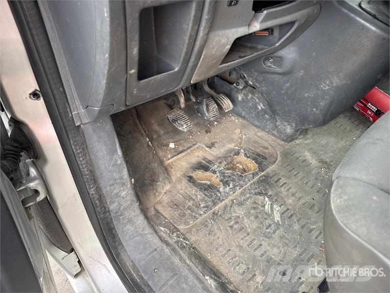 Peugeot Expert Vehicule Utilitaire Cargo Van Furgonetas cerradas