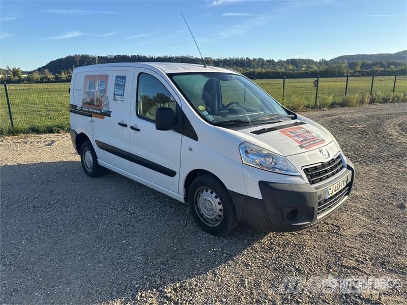 Peugeot Expert Vehicule Utilitaire Cargo Van Dostavna vozila / kombiji