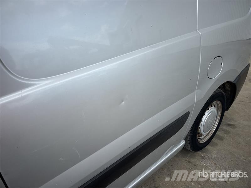 Peugeot Expert Vehicule Utilitaire Cargo Van Furgonetas cerradas