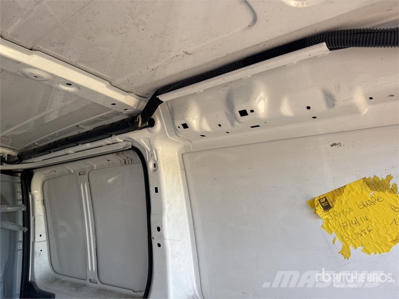 Peugeot Expert Vehicule Utilitaire Cargo Van Dostavna vozila / kombiji