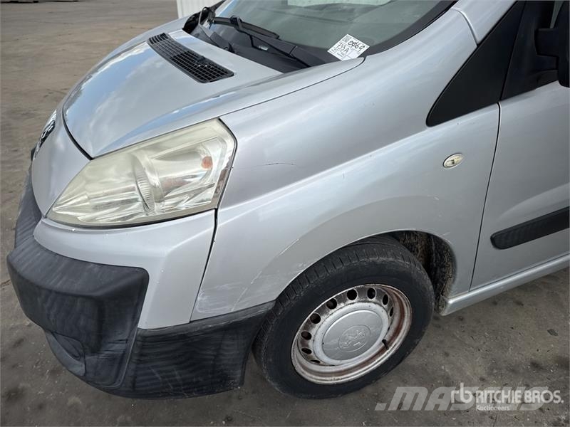 Peugeot Expert Vehicule Utilitaire Cargo Van Furgonetas cerradas
