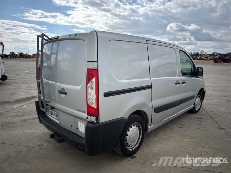 Peugeot Expert Vehicule Utilitaire Cargo Van Furgonetas cerradas