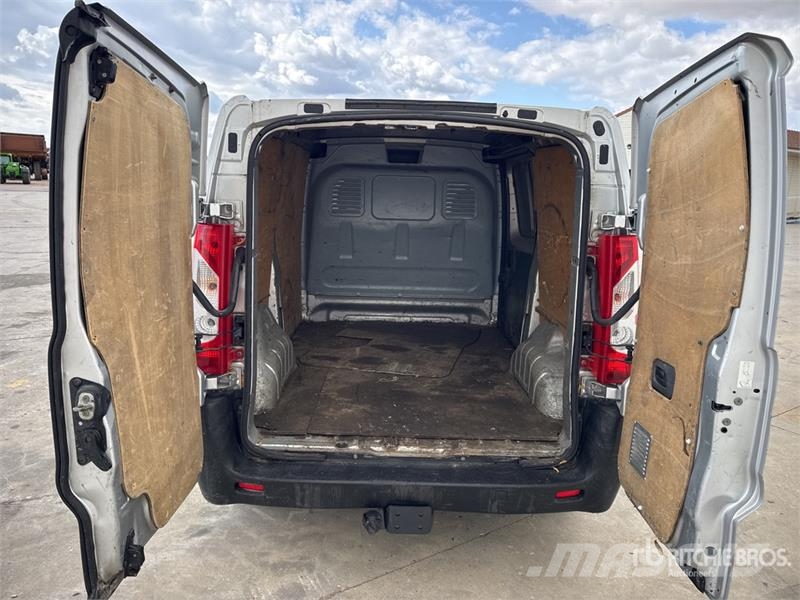 Peugeot Expert Vehicule Utilitaire Cargo Van Furgonetas cerradas