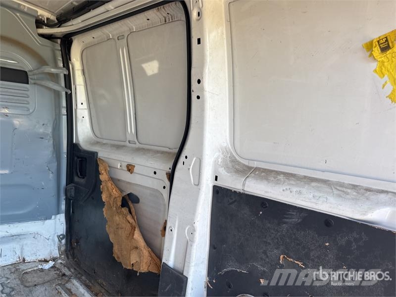 Peugeot Expert Vehicule Utilitaire Cargo Van Dostavna vozila / kombiji