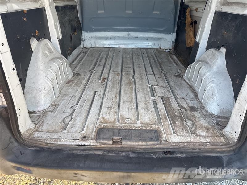 Peugeot Expert Vehicule Utilitaire Cargo Van Dostavna vozila / kombiji