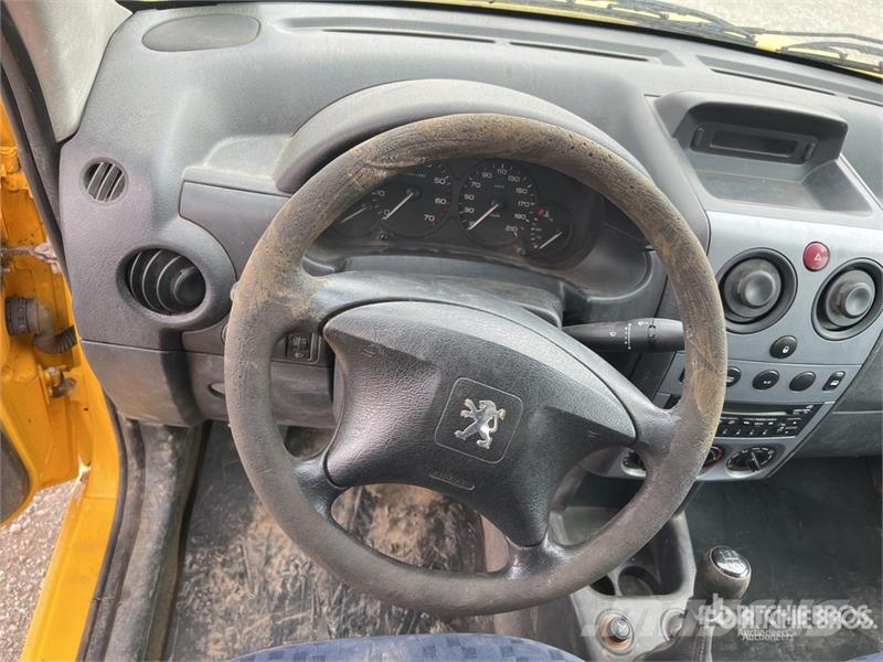 Peugeot Partner 1.6HDI Vehicule Utilitaire Cargo Van (Inop Панельні фургони