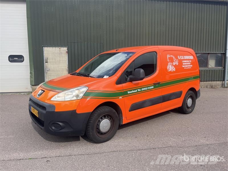 Peugeot Partner Cargo Van Panel vans