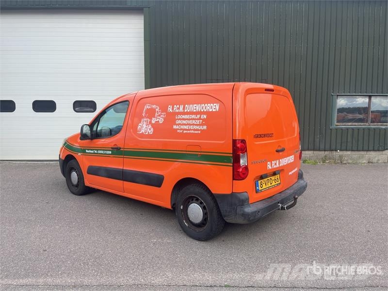 Peugeot Partner Cargo Van Panel vans