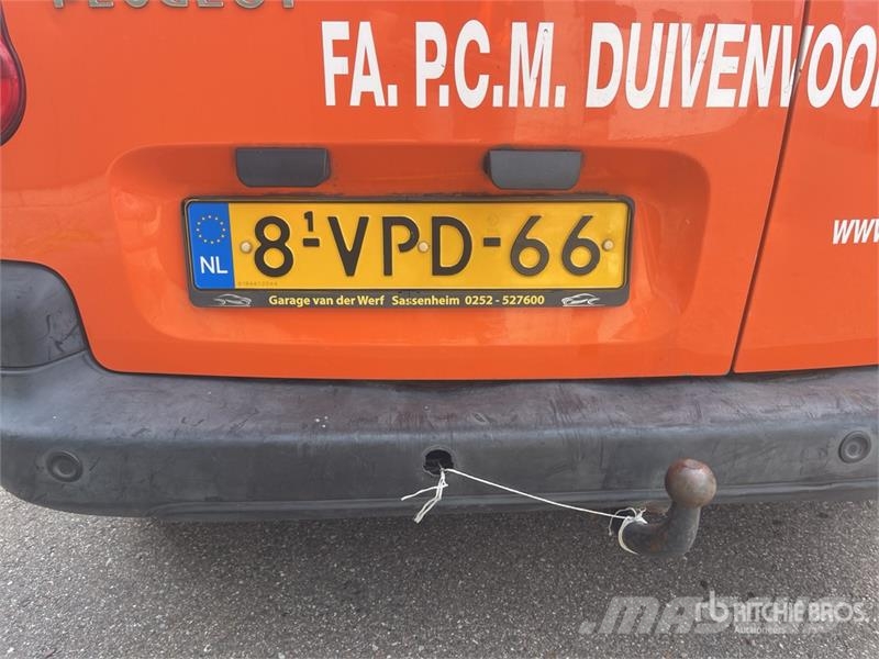 Peugeot Partner Cargo Van Panel vans