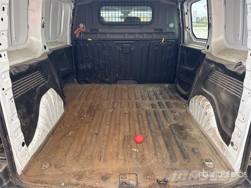 Peugeot Partner Vehicule Utilitaire Cargo Van Gesloten bedrijfswagens
