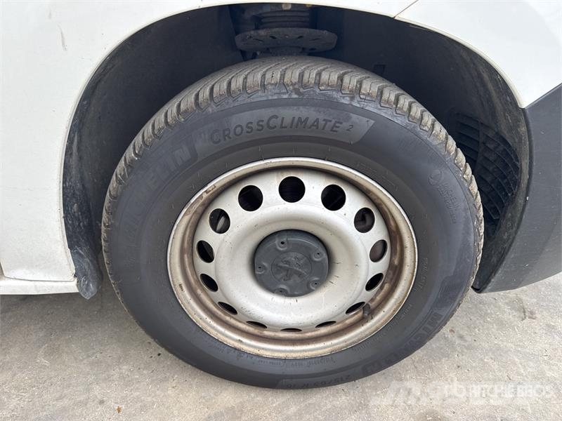 Peugeot Partner Vehicule Utilitaire Cargo Van Gesloten bedrijfswagens