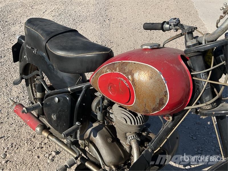 Peugeot TL57 Classic Bike (Inoperable) Avtomobili