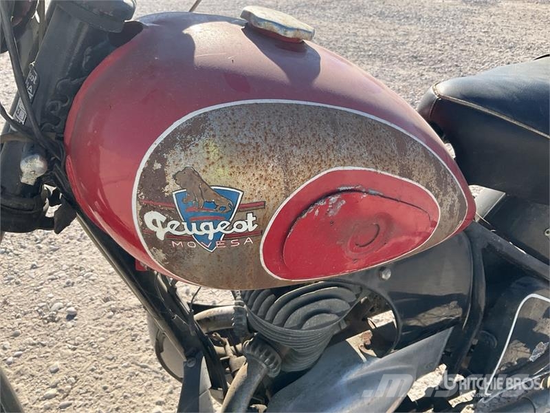 Peugeot TL57 Classic Bike (Inoperable) Avtomobili