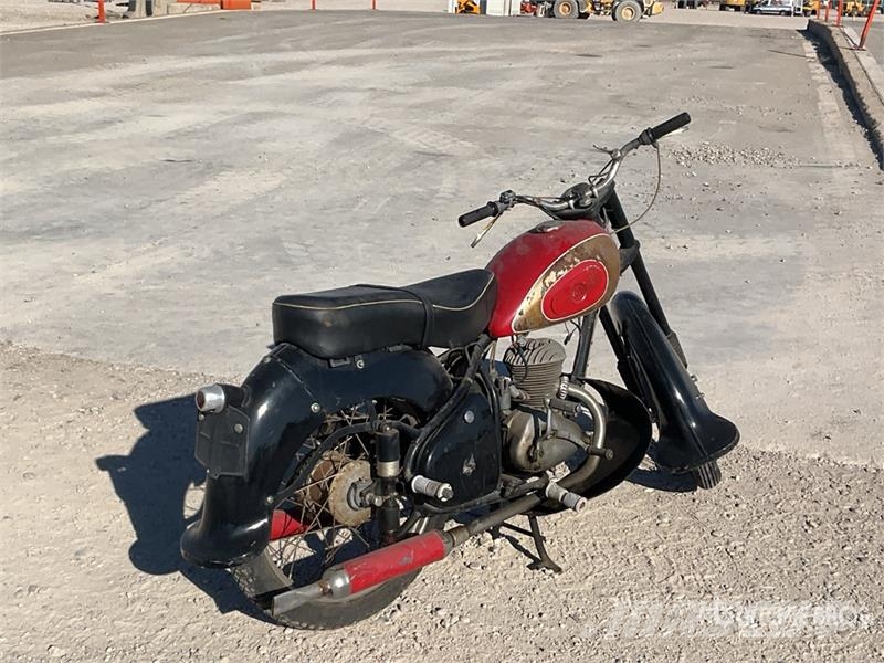 Peugeot TL57 Classic Bike (Inoperable) Avtomobili