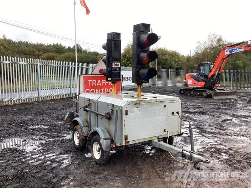  Pike Signals Ltd Traffic Light Trailer مقطورات أخرى
