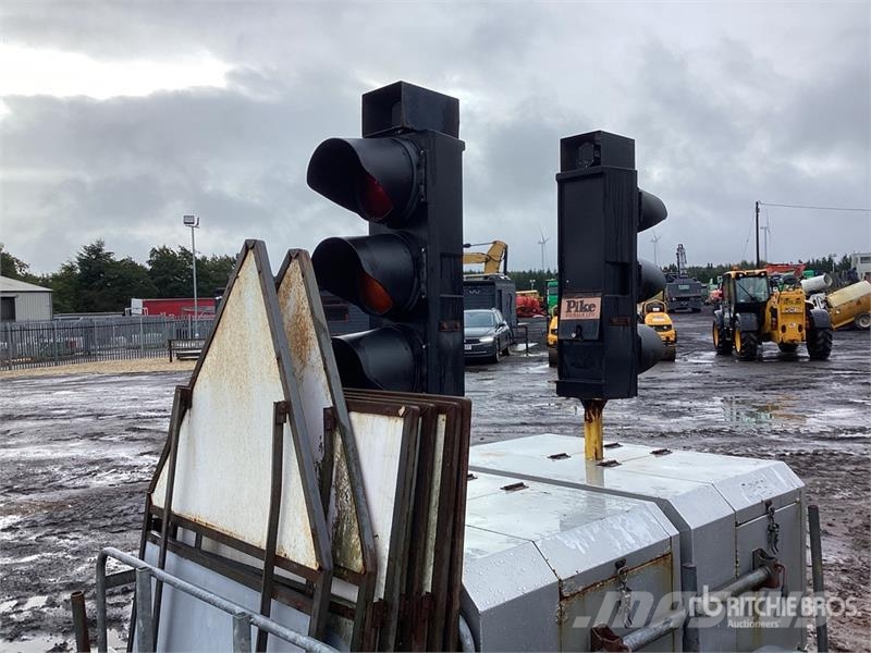  Pike Signals Ltd Traffic Light Trailer مقطورات أخرى