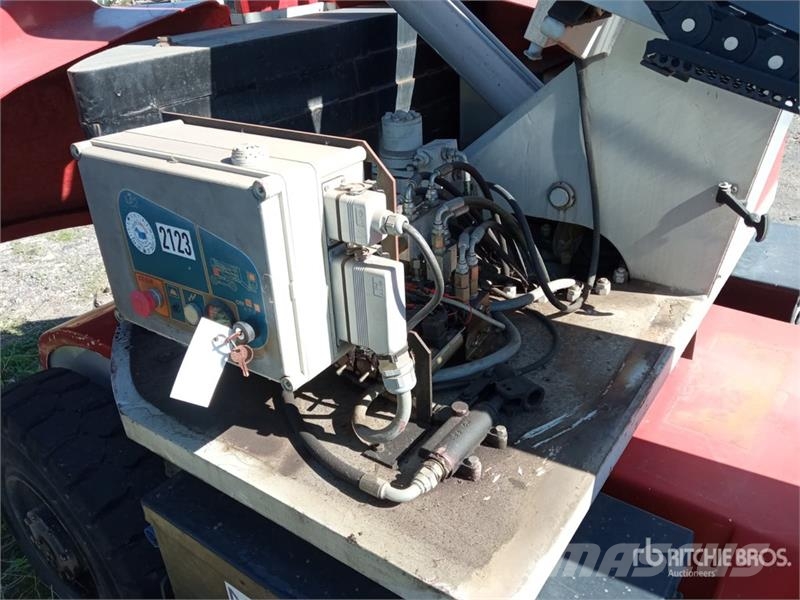 Platform Basket SEL14A-J Articulating Boom Lift (Inoperable) Piattaforme a braccio articolato
