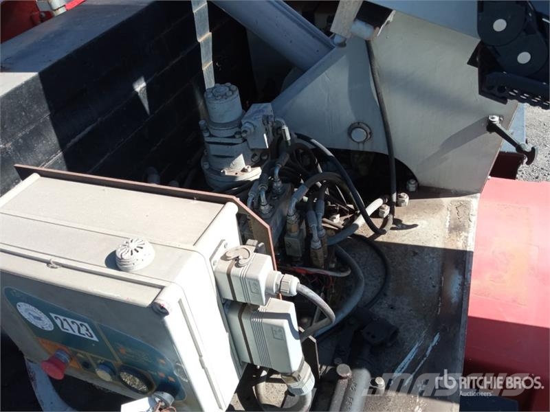 Platform Basket SEL14A-J Articulating Boom Lift (Inoperable) Piattaforme a braccio articolato