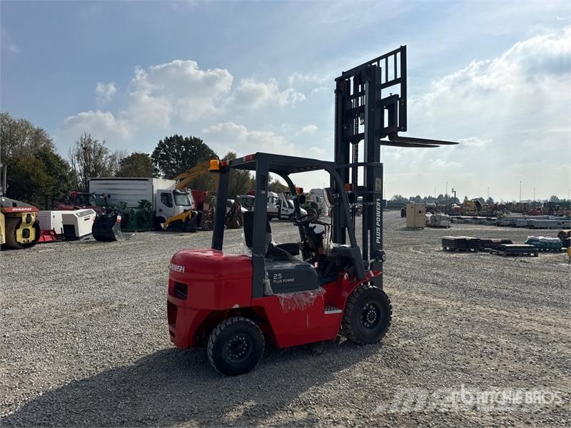 Plus Power VTDD 25 2500 kg Forklift (Unused) Iné